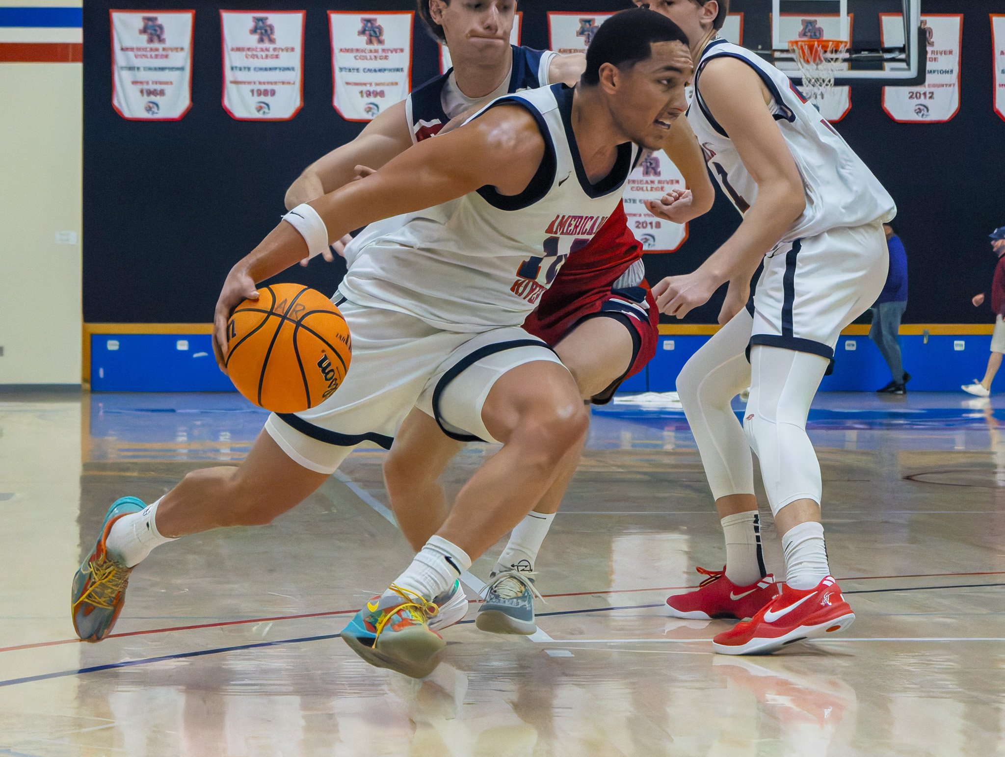 Men's Basketball Wins the ARC Classic to Improve to 3-2 on the Season