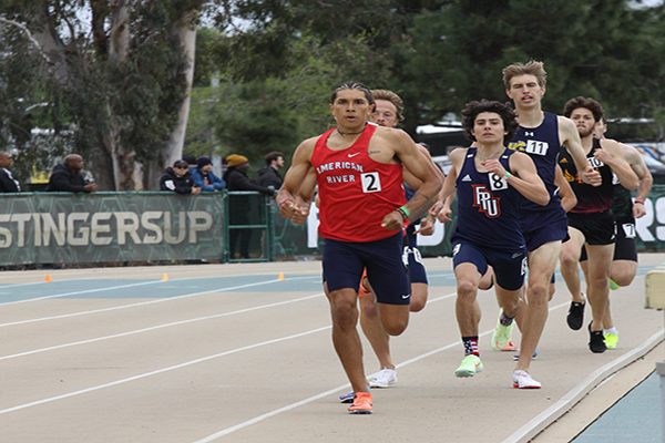 Martinez takes over as #1 in the US in the 800m among JC&rsquo;s