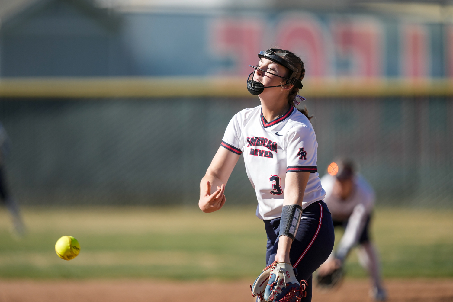 Softball Loses to FLC Late